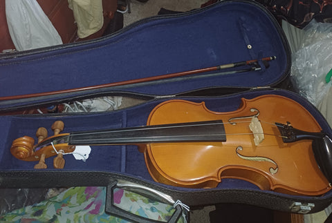 Used 4/4 Zeller violin outfit (by Stentor, Romanian)
